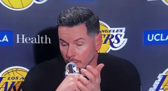 开云体育APP下载-雷迪克：里夫斯本场对阵76人将继续受到上场时间限制